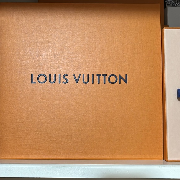 Louis Vuitton Alma BB - Picture 9 of 10